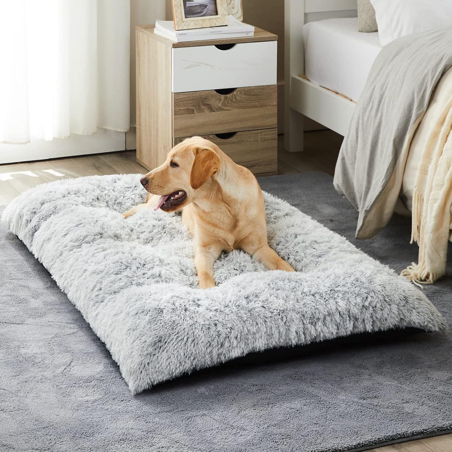 Dog Beds for Large Dogs, Plush Dog Crate Bed Fluffy Cozy Kennel Pad for Sleeping &Ease Anxiety, Washable Pet Mats with Anti-Slip Bottom for Large Dogs, Grey